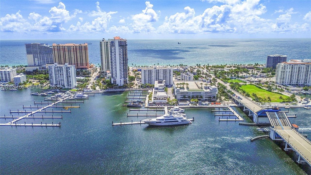 出租: $3,700 (2 贝兹, 1 浴室, 756 平方英尺)