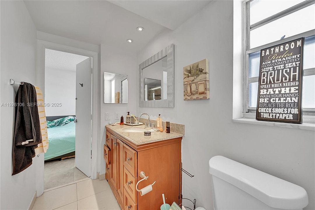 出租: $3,700 (2 贝兹, 1 浴室, 756 平方英尺)