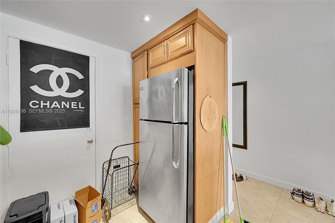 出租: $3,700 (2 贝兹, 1 浴室, 756 平方英尺)