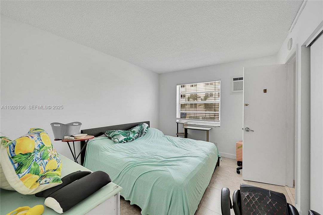 出租: $3,700 (2 贝兹, 1 浴室, 756 平方英尺)