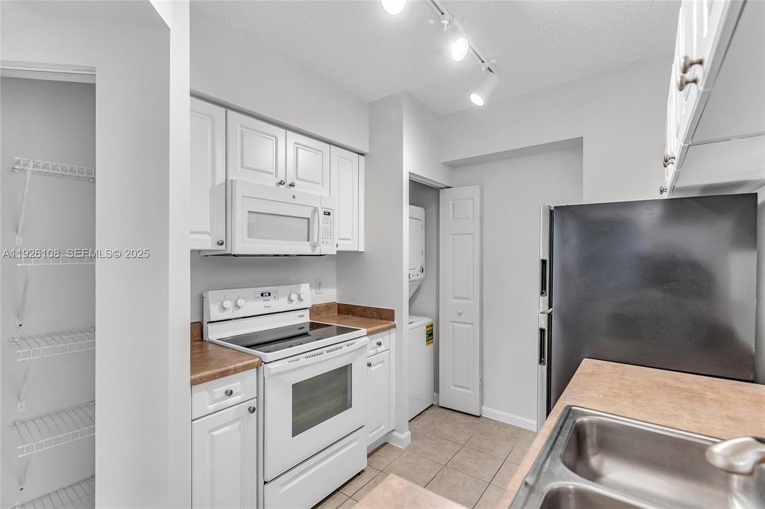 На продажу: $315,000 (1 спален, 1 ванн, 673 Квадратных фут)