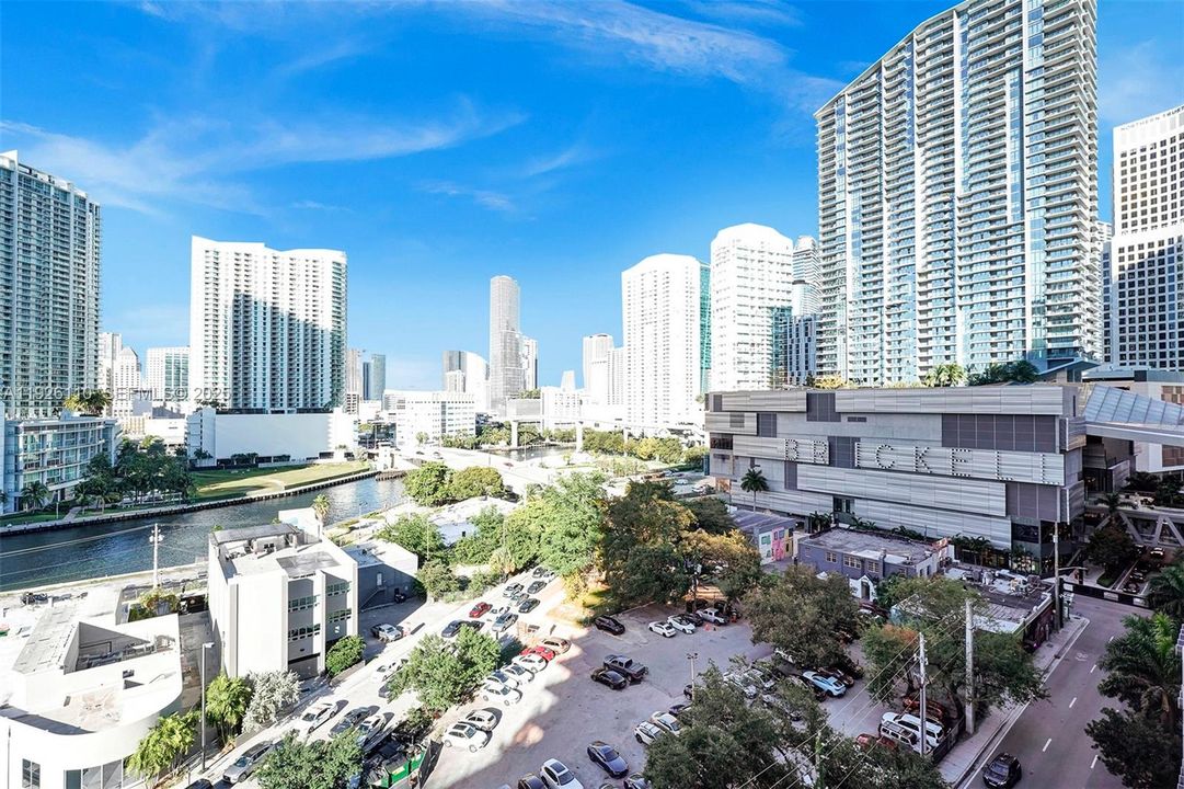 For Rent: $4,550 (1 beds, 1 baths, 886 Square Feet)