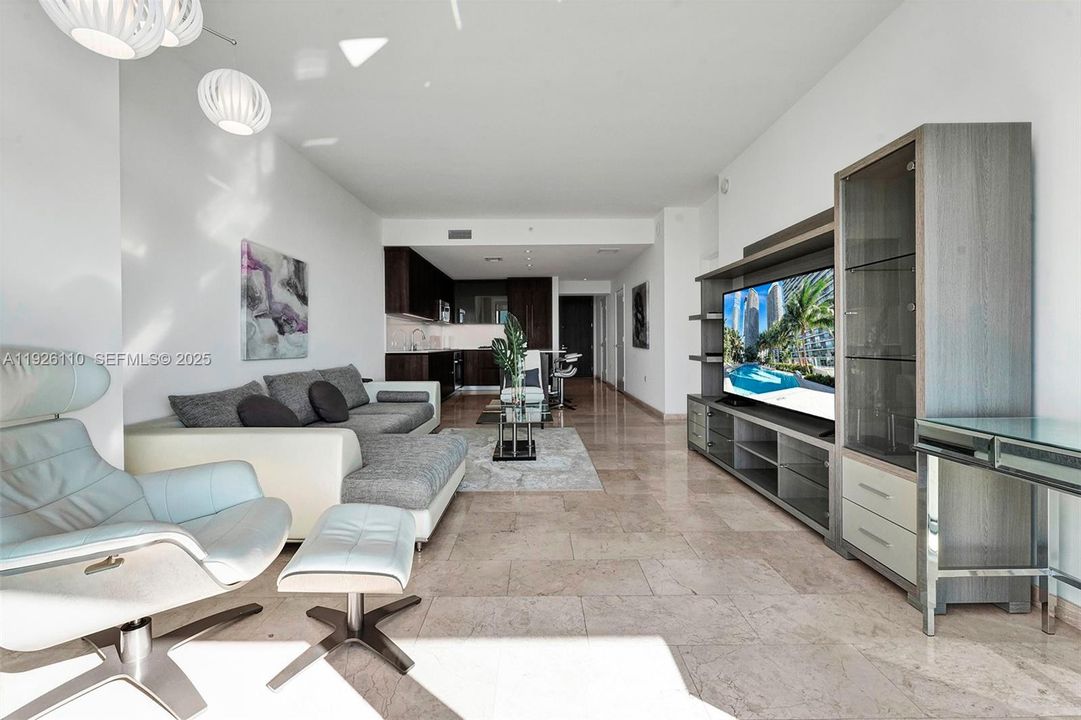 For Rent: $4,550 (1 beds, 1 baths, 886 Square Feet)