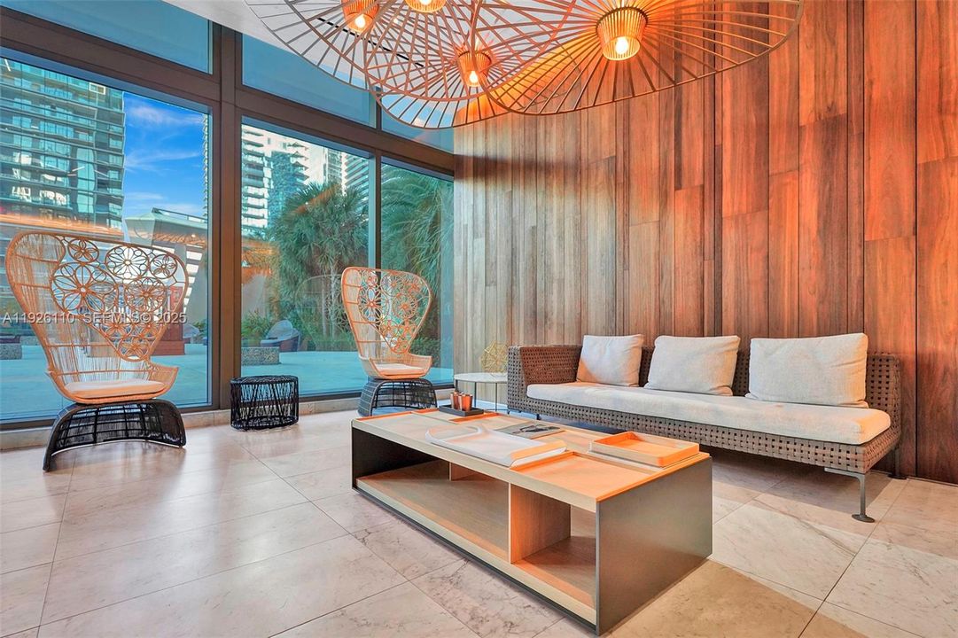 For Rent: $4,550 (1 beds, 1 baths, 886 Square Feet)