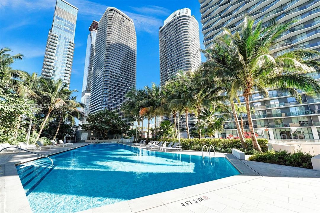 For Rent: $4,550 (1 beds, 1 baths, 886 Square Feet)