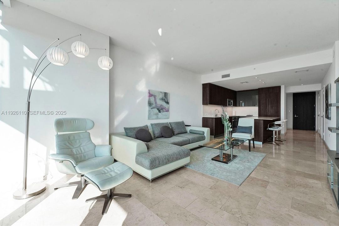 For Rent: $4,550 (1 beds, 1 baths, 886 Square Feet)