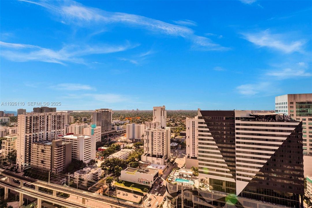 For Rent: $4,550 (1 beds, 1 baths, 886 Square Feet)