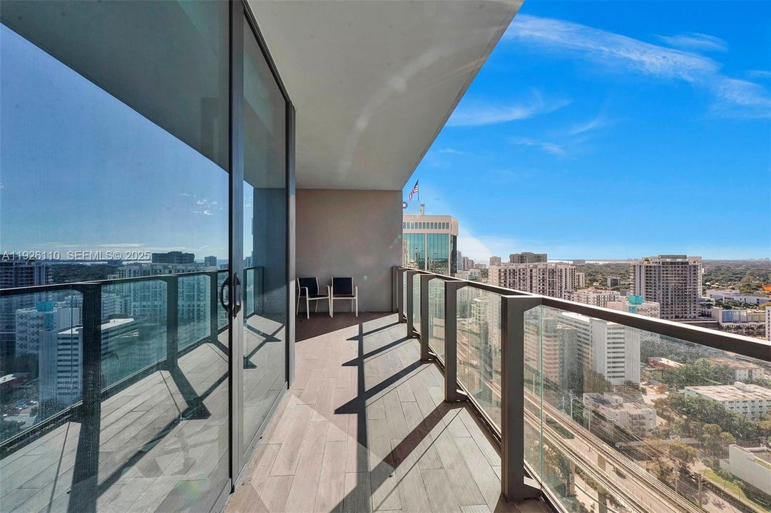 For Rent: $4,550 (1 beds, 1 baths, 886 Square Feet)