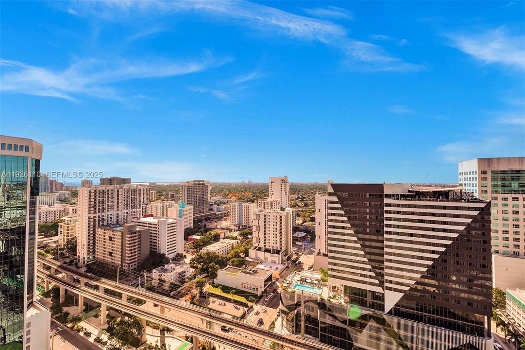 For Rent: $4,550 (1 beds, 1 baths, 886 Square Feet)