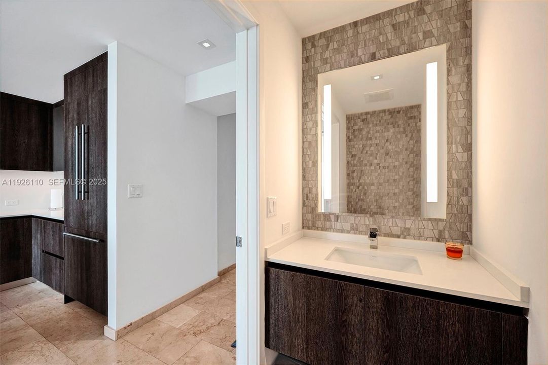 For Rent: $4,550 (1 beds, 1 baths, 886 Square Feet)