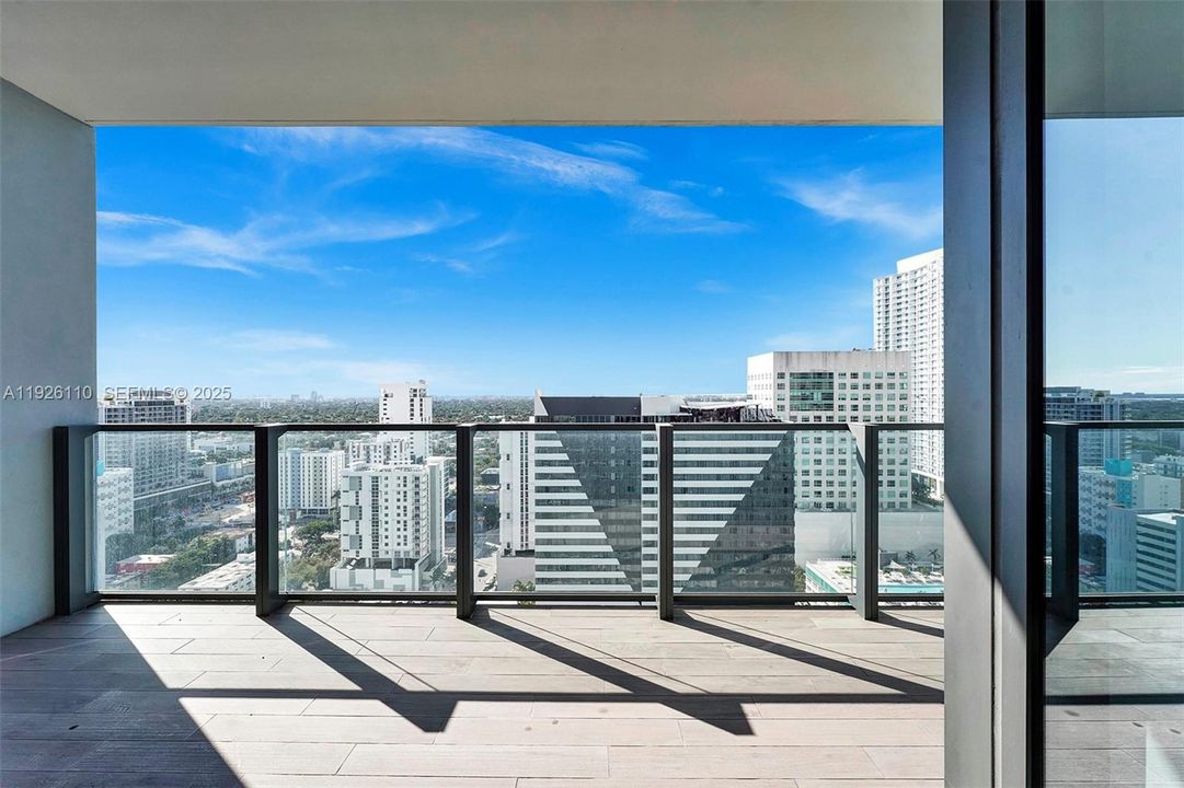 For Rent: $4,550 (1 beds, 1 baths, 886 Square Feet)