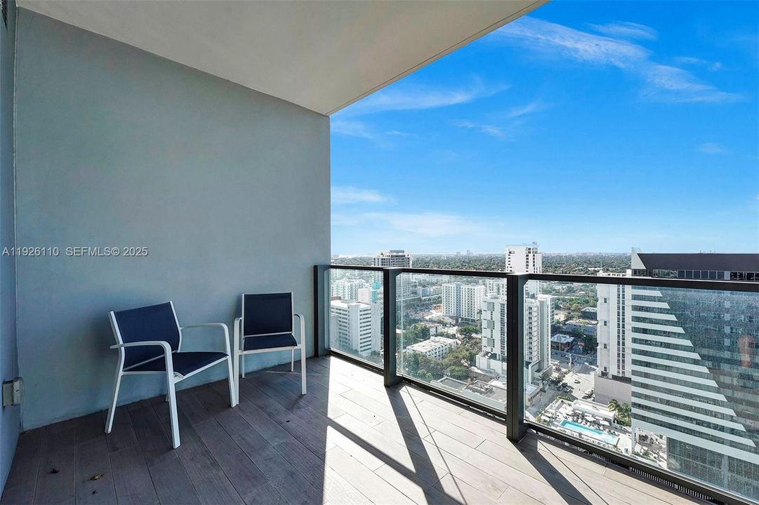 For Rent: $4,550 (1 beds, 1 baths, 886 Square Feet)