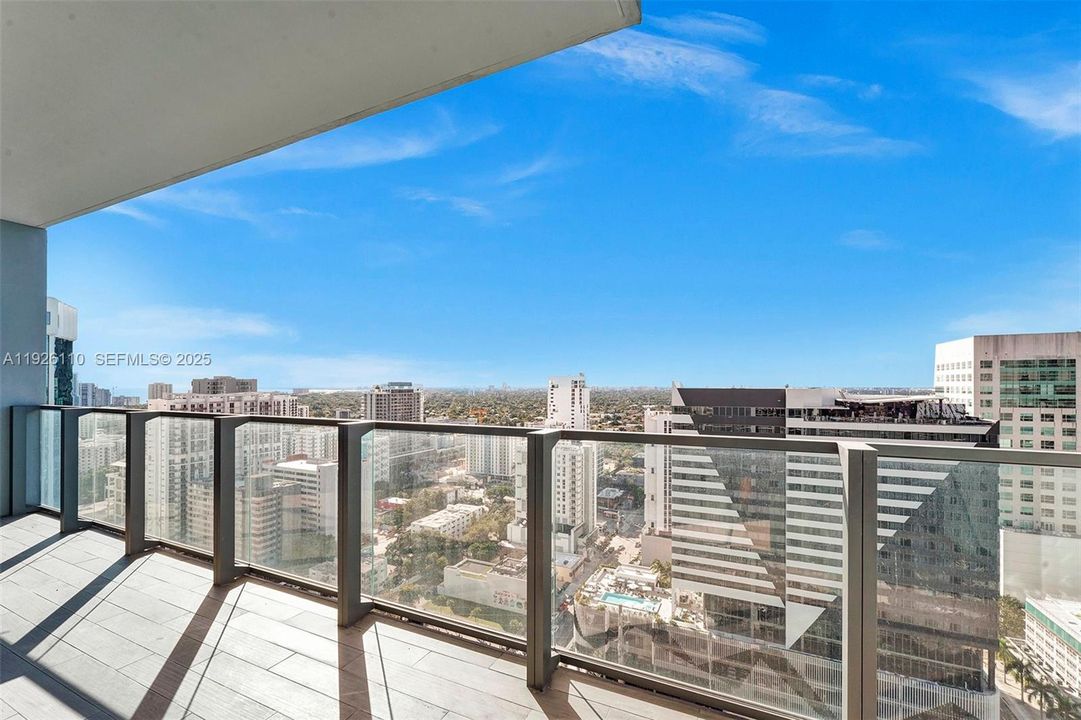 For Rent: $4,550 (1 beds, 1 baths, 886 Square Feet)