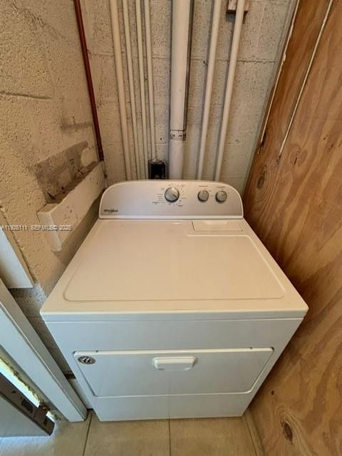 For Rent: $1,800 (1 beds, 1 baths, 693 Square Feet)