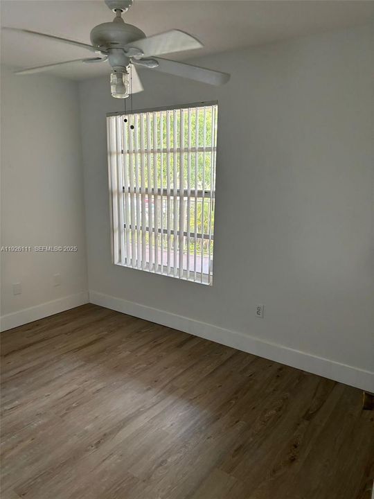 For Rent: $1,800 (1 beds, 1 baths, 693 Square Feet)