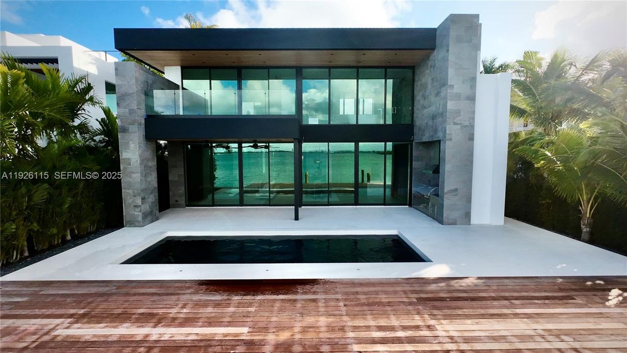 На продажу: $18,990,000 (6 спален, 6 ванн, 6452 Квадратных фут)