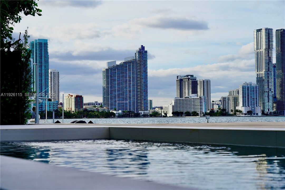 На продажу: $18,990,000 (6 спален, 6 ванн, 6452 Квадратных фут)