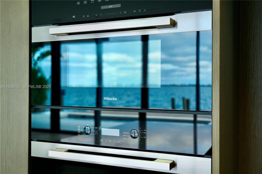 На продажу: $18,990,000 (6 спален, 6 ванн, 6452 Квадратных фут)