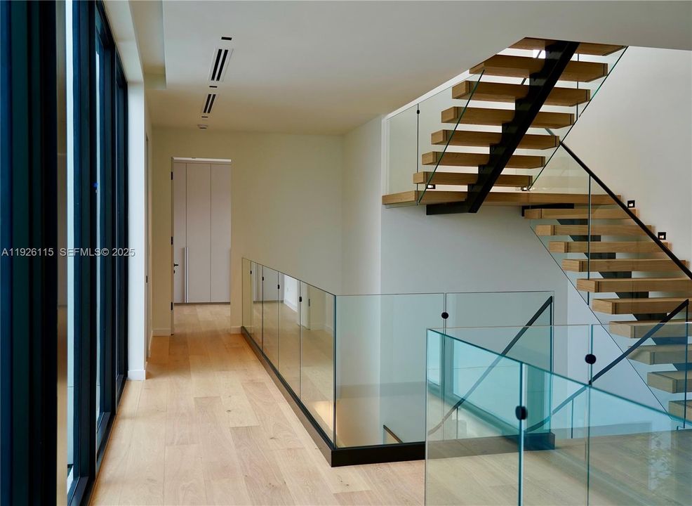 На продажу: $18,990,000 (6 спален, 6 ванн, 6452 Квадратных фут)