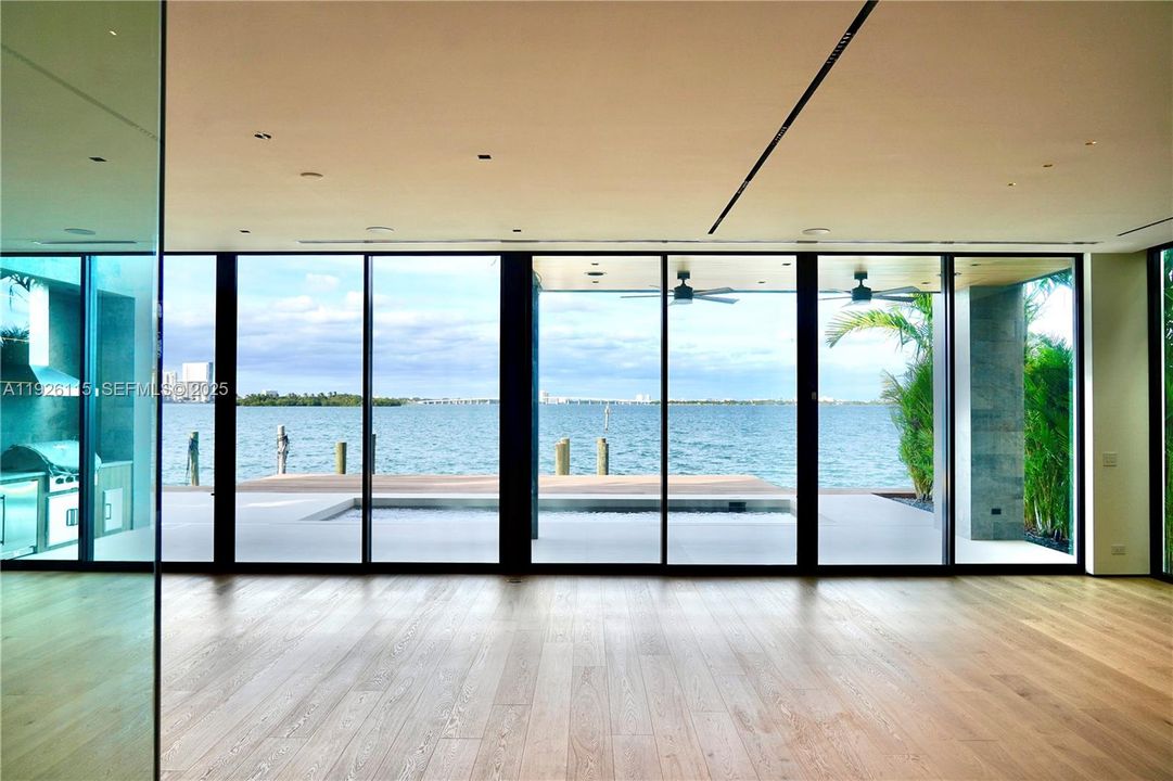 На продажу: $18,990,000 (6 спален, 6 ванн, 6452 Квадратных фут)