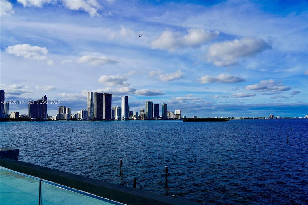 На продажу: $18,990,000 (6 спален, 6 ванн, 6452 Квадратных фут)