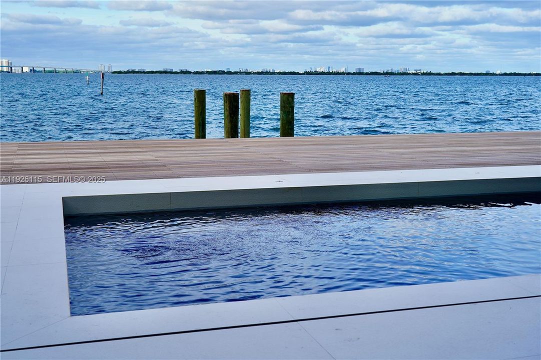 На продажу: $18,990,000 (6 спален, 6 ванн, 6452 Квадратных фут)