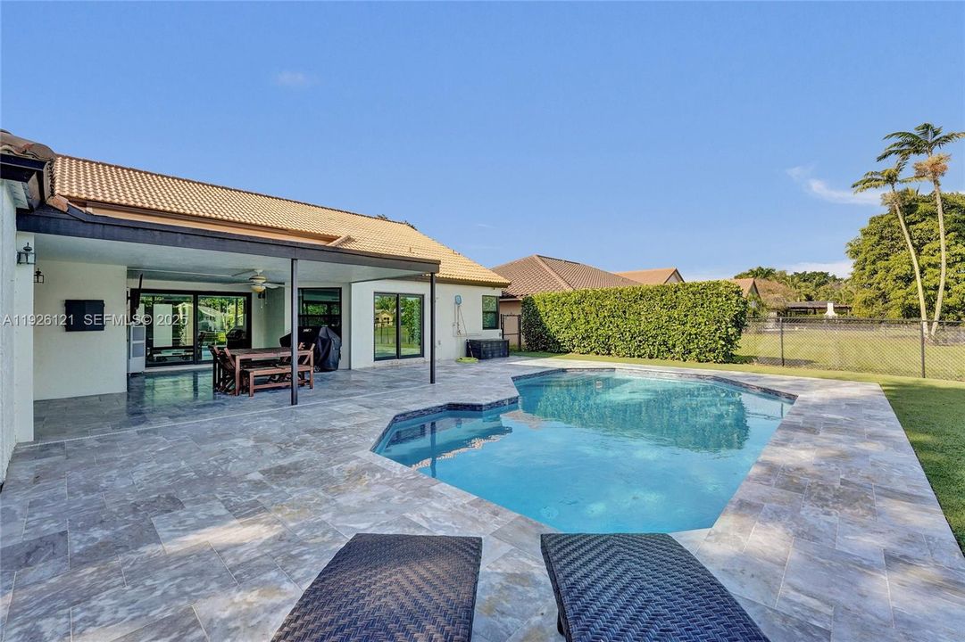 待售: $948,500 (4 贝兹, 2 浴室, 2482 平方英尺)