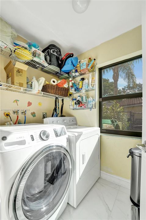 待售: $948,500 (4 贝兹, 2 浴室, 2482 平方英尺)