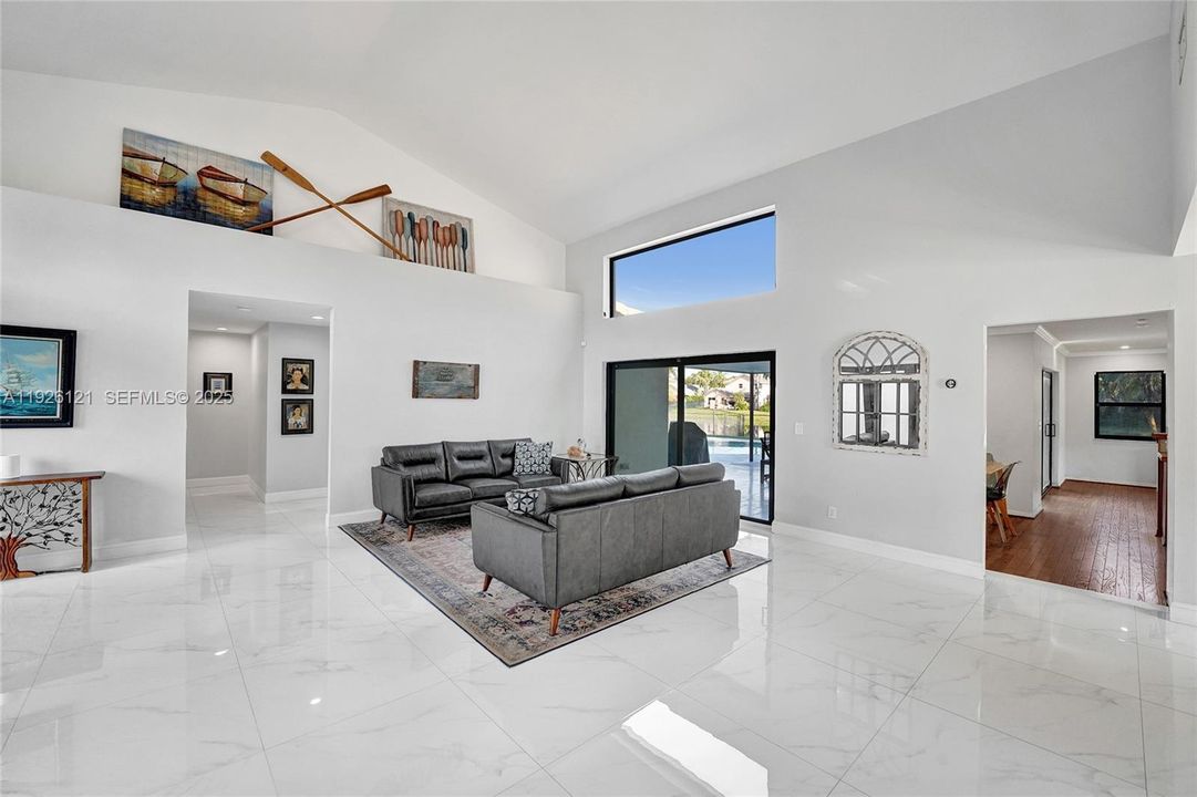 待售: $948,500 (4 贝兹, 2 浴室, 2482 平方英尺)