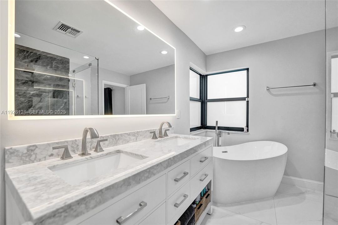 待售: $948,500 (4 贝兹, 2 浴室, 2482 平方英尺)