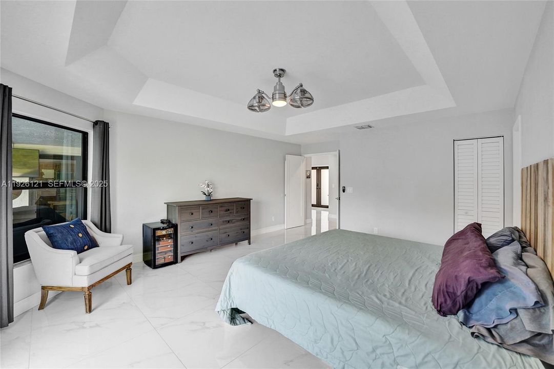 待售: $948,500 (4 贝兹, 2 浴室, 2482 平方英尺)