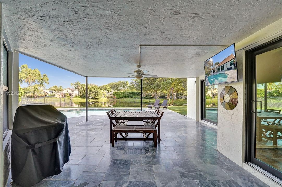 待售: $948,500 (4 贝兹, 2 浴室, 2482 平方英尺)