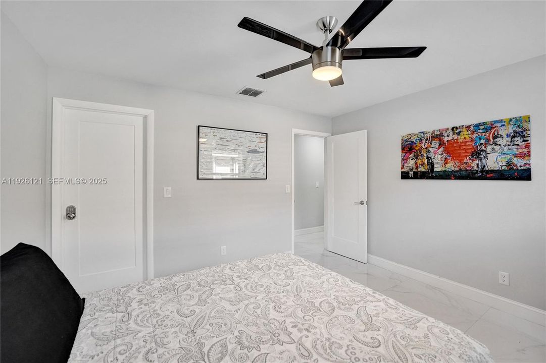 待售: $948,500 (4 贝兹, 2 浴室, 2482 平方英尺)