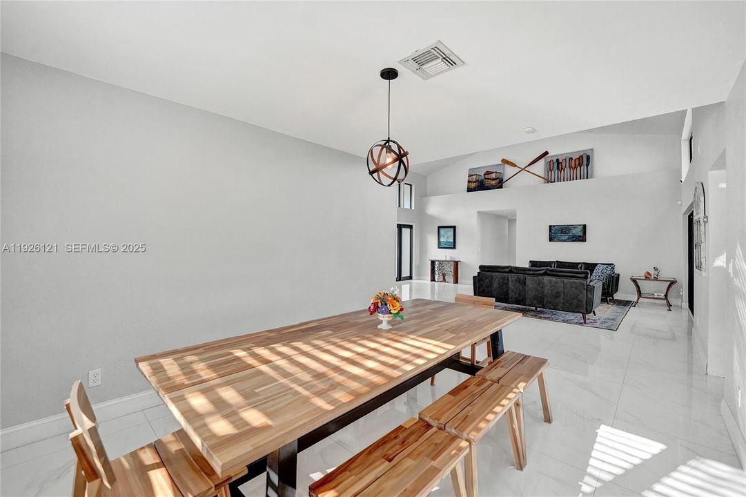 待售: $948,500 (4 贝兹, 2 浴室, 2482 平方英尺)