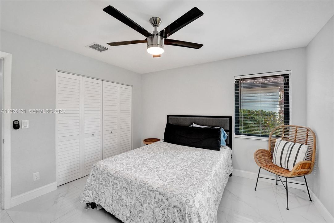 待售: $948,500 (4 贝兹, 2 浴室, 2482 平方英尺)