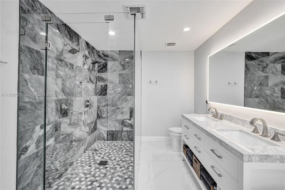 待售: $948,500 (4 贝兹, 2 浴室, 2482 平方英尺)