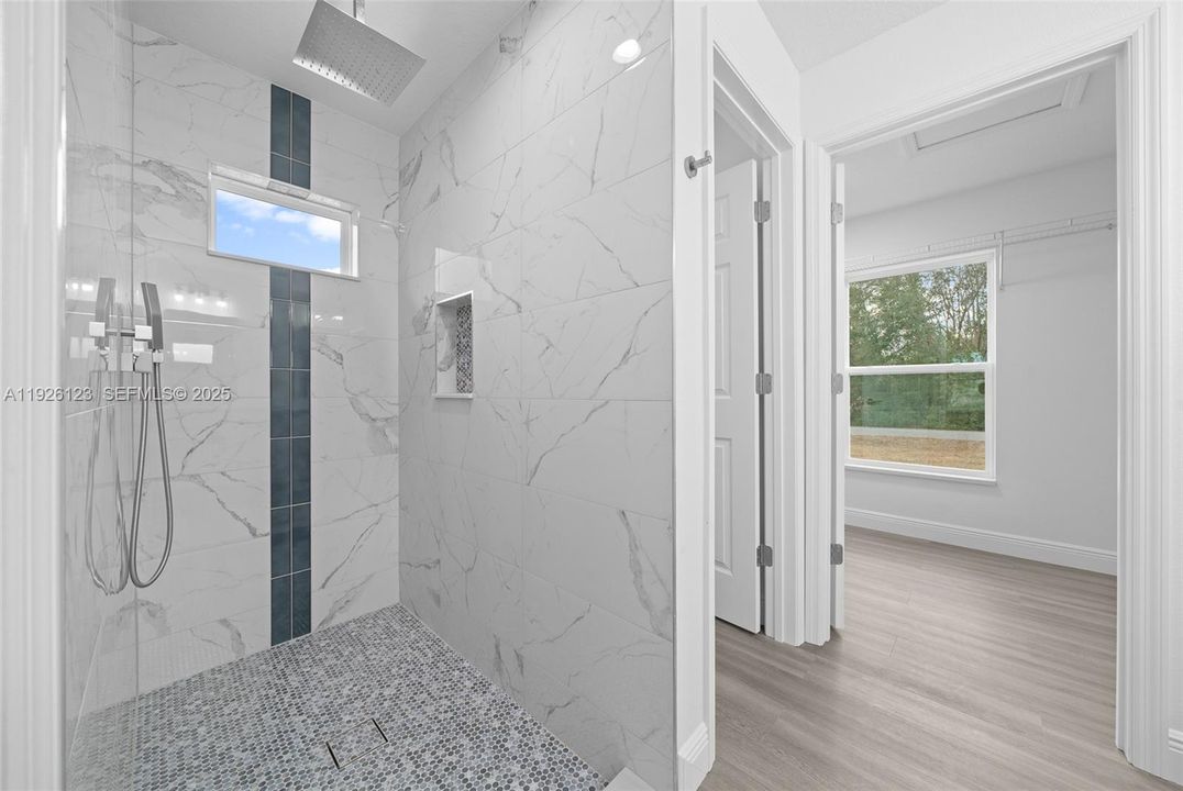 На продажу: $0 (3 спален, 2 ванн, 1484 Квадратных фут)