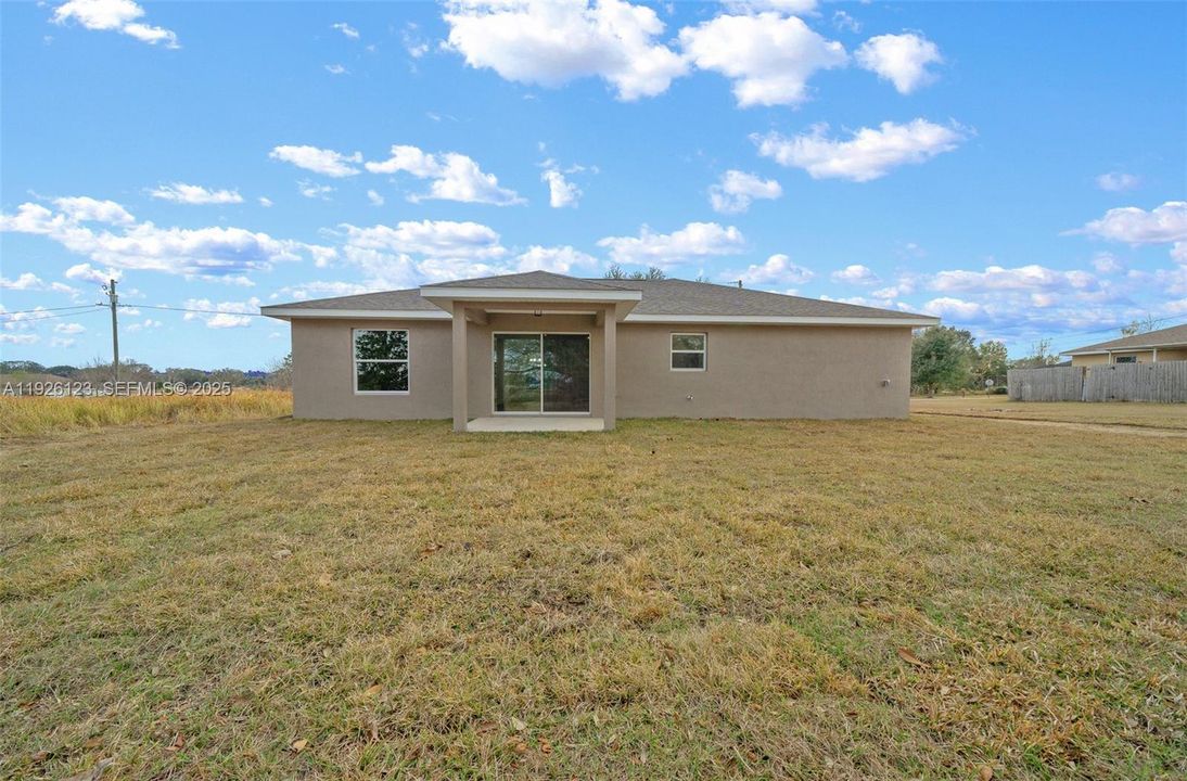 На продажу: $0 (3 спален, 2 ванн, 1484 Квадратных фут)