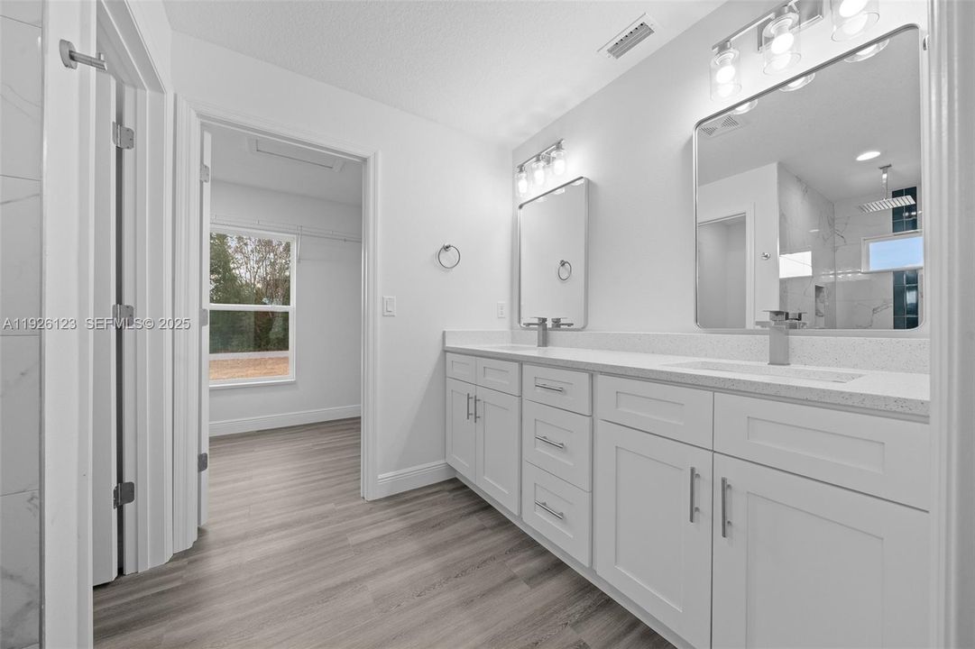 На продажу: $0 (3 спален, 2 ванн, 1484 Квадратных фут)