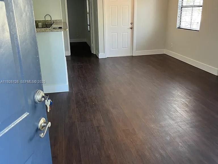 For Rent: $2,300 (2 beds, 2 baths, 1090 Square Feet)