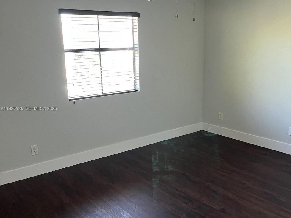 For Rent: $2,300 (2 beds, 2 baths, 1090 Square Feet)