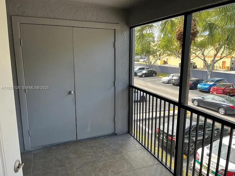 For Rent: $2,300 (2 beds, 2 baths, 1090 Square Feet)