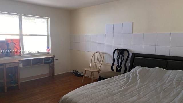 出租: $1,350 (1 贝兹, 1 浴室, 2098 平方英尺)