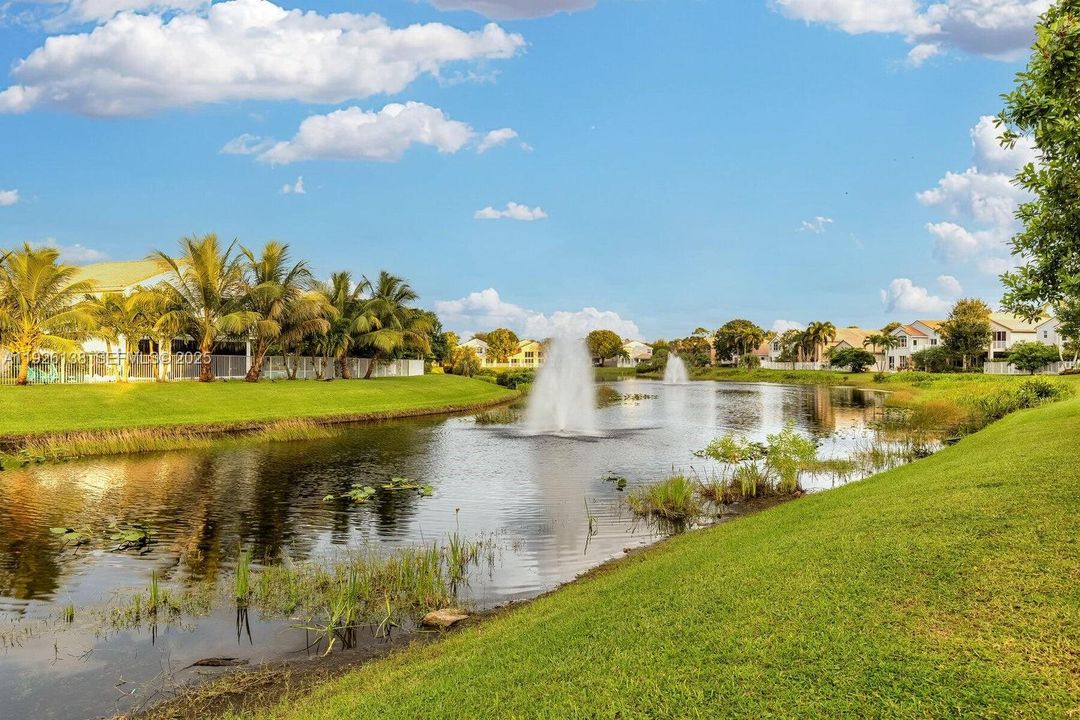 En Venta: $585,000 (3 camas, 2 baños, 1991 Pies cuadrados)