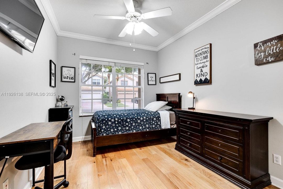 En Venta: $585,000 (3 camas, 2 baños, 1991 Pies cuadrados)