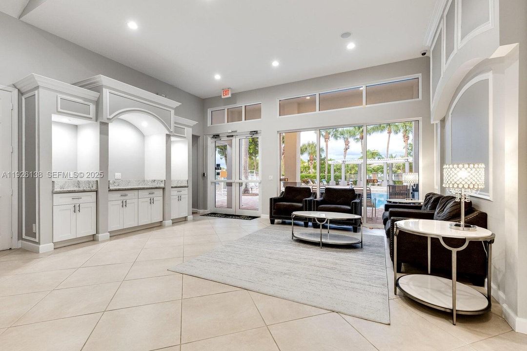 En Venta: $585,000 (3 camas, 2 baños, 1991 Pies cuadrados)