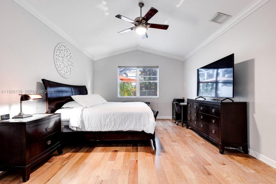 En Venta: $585,000 (3 camas, 2 baños, 1991 Pies cuadrados)