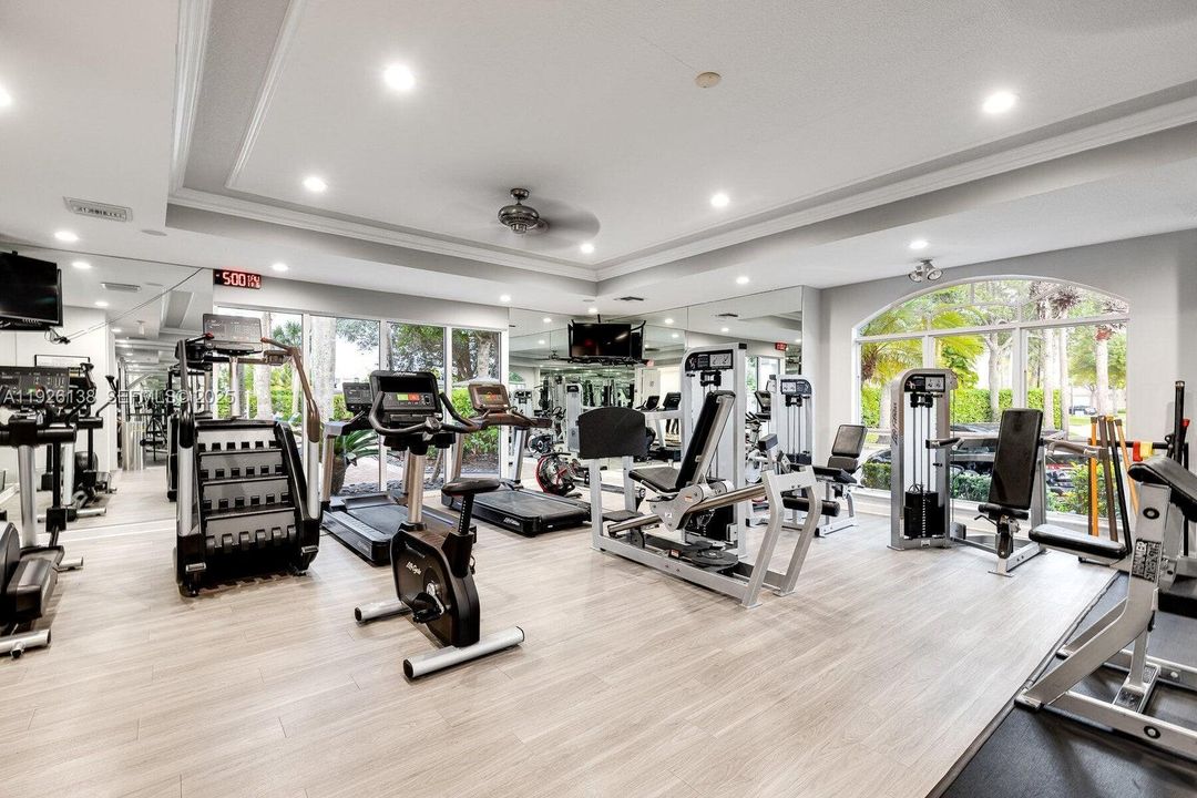 En Venta: $585,000 (3 camas, 2 baños, 1991 Pies cuadrados)