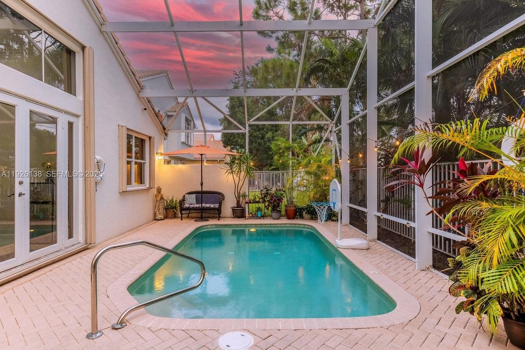 En Venta: $585,000 (3 camas, 2 baños, 1991 Pies cuadrados)