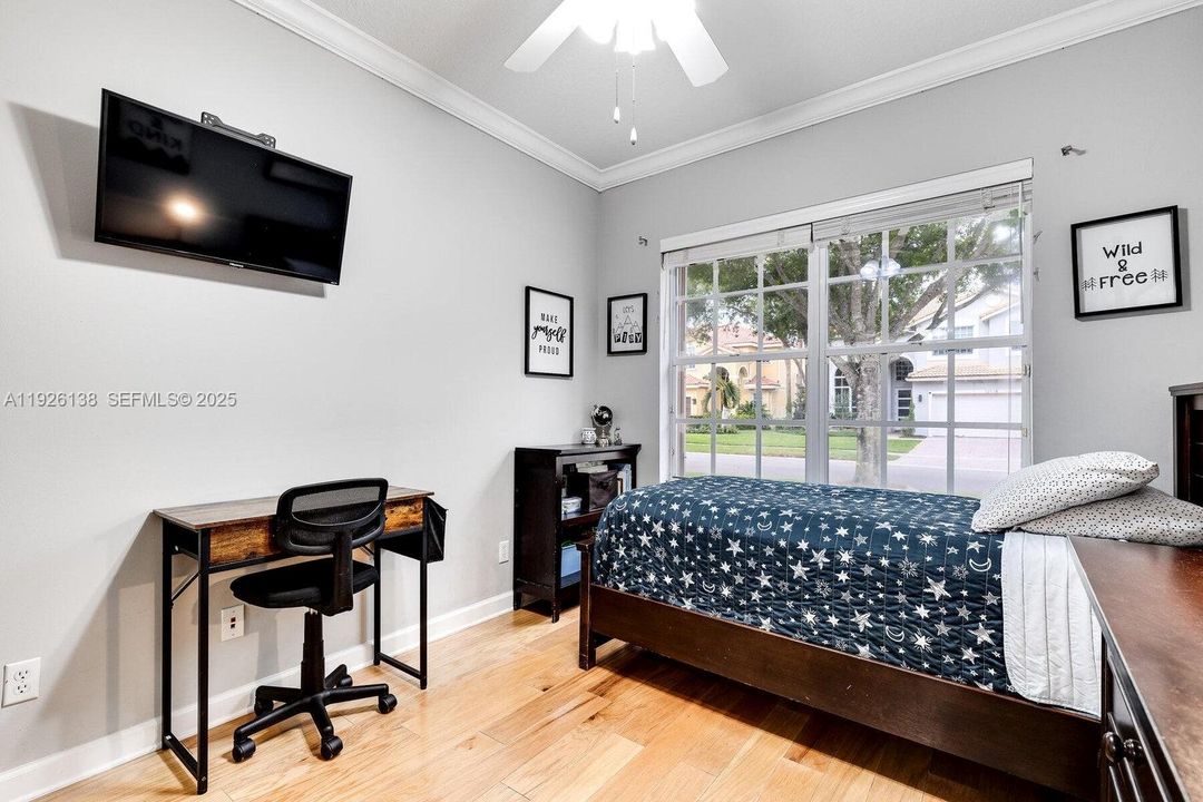 En Venta: $585,000 (3 camas, 2 baños, 1991 Pies cuadrados)